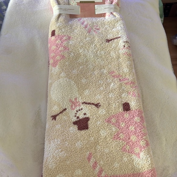 Cupcakes and Cashmere Christmas oversize RARE snowman throw ☃️☃️⛄️❄️ - Picture 3 of 9